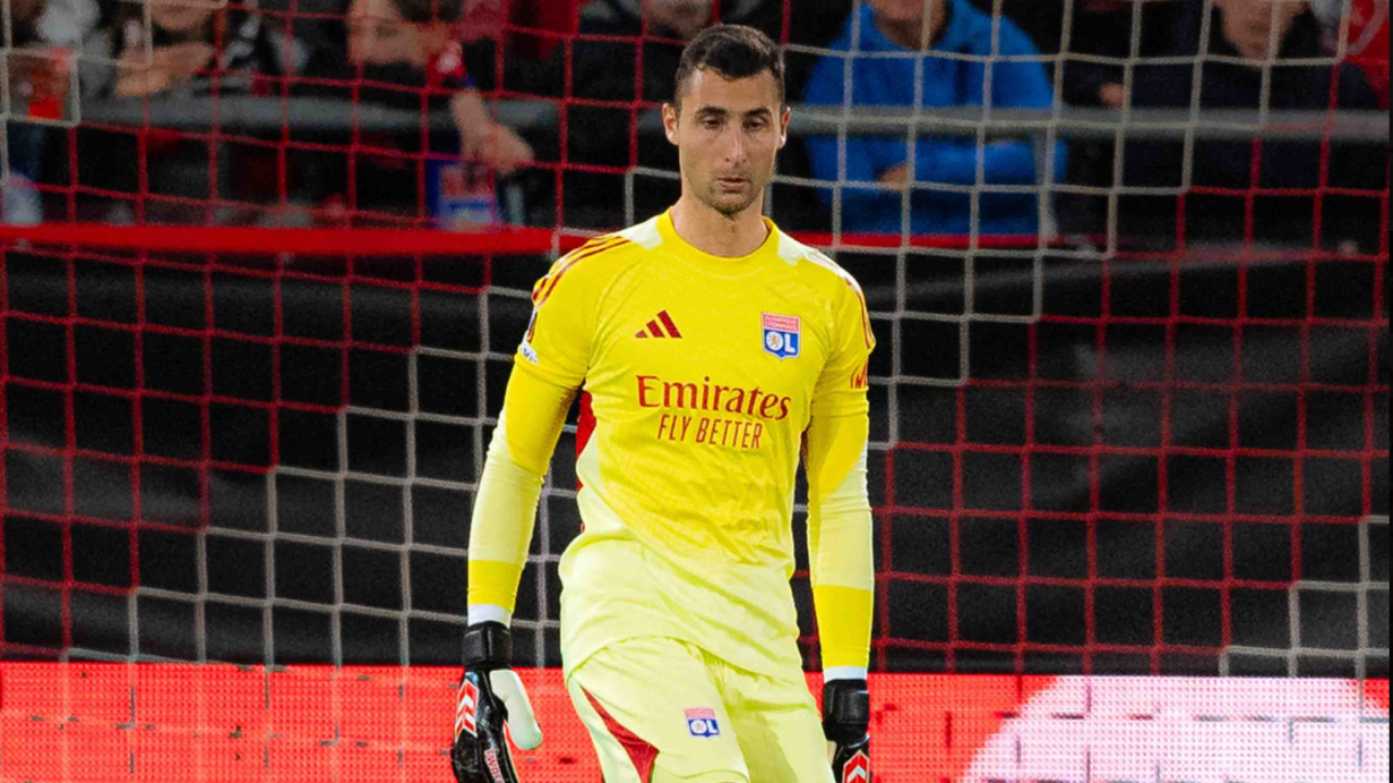 Nicolas Tagliafico et Dominik Grief, les représentants de l’OL du onze de la semaine