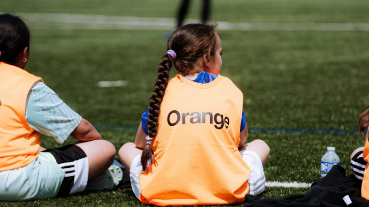 "Faire briller le football féminin" : OL Lyonnes prolonge son partenariat avec Orange