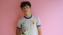 La tête sur les épaules et le ballon en équilibre, Ilian Némoz vise un nouveau titre de champion du monde de foot freestyle