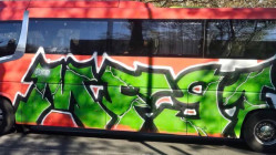 Rivalit&eacute; OL&ndash;ASSE : des bus vandalis&eacute;s &agrave; Lyon, les images font r&eacute;agir