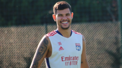 Le potentiel transfert de Bruno Guimaraes en Premier League pourrait rapporter 4 millions d'euros à l'OL Le potentiel transfert de Bruno Guimaraes en Premier League pourrait rapporter 4 millions d'euros à l'OL