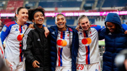 OL Lyonnes : les Fenottes écrasent le PSG (4-0) et prennent seules la tête du championnat OL Lyonnes : les Fenottes écrasent le PSG (4-0) et prennent seules la tête du championnat