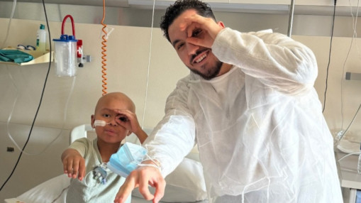 Rayan Cherki (ex-OL) rend visite &agrave; des enfants malades &agrave; Lyon... et trouve sa prochaine c&eacute;l&eacute;bration