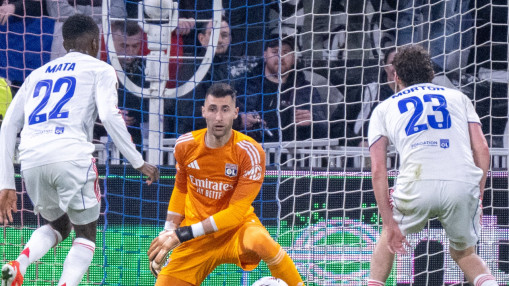 OL-Celta Vigo : plomb&eacute; par Moussa Niakhat&eacute;, Lyon &eacute;limin&eacute; de la Ligue Europa (0-2)