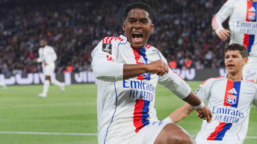 "Qu&rsquo;il arr&ecirc;te de faire des choses destin&eacute;es &agrave; nos supporters" : Hakimi recadre Endrick lors de PSG-OL, ses anciennes c&eacute;l&eacute;brations d&eacute;terr&eacute;es sur les r&eacute;seaux sociaux