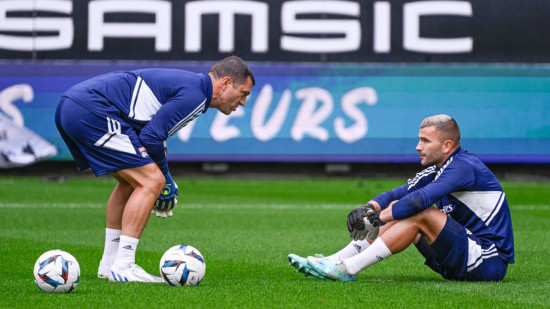 Anthony Lopes sur la règle "pas adaptée" des penalties : "Ça me fait chier" Anthony Lopes sur la règle "pas adaptée" des penalties : "Ça me fait chier"