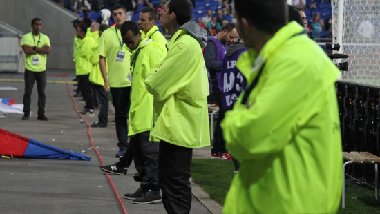Interpellé au Groupama Stadium pour un motif fumeux, il porte plainte contre l’OL Interpellé au Groupama Stadium pour un motif fumeux, il porte plainte contre l’OL