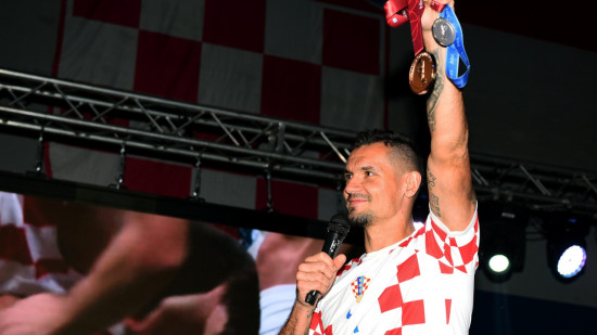 L'OL officialise l'arrivée de Dejan Lovren jusqu'en 2025 L'OL officialise l'arrivée de Dejan Lovren jusqu'en 2025