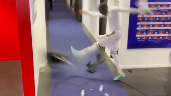 Prestation bidon, grosse colère et glissade : Karl Toko-Ekambi a-t-il encore un avenir à l’OL ? Prestation bidon, grosse colère et glissade : Karl Toko-Ekambi a-t-il encore un avenir à l’OL ?