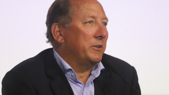 Mercato : John Textor prêt à rencontrer un joueur pour le convaincre de venir à l’OL Mercato : John Textor prêt à rencontrer un joueur pour le convaincre de venir à l’OL