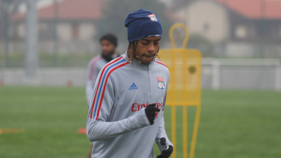 OL : Barcola pour prendre la place de Ekambi en cas de départ ? 