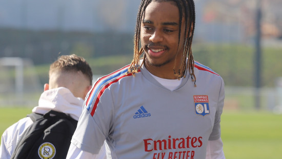 Bradley Barcola (OL) approché par le Togo Bradley Barcola (OL) approché par le Togo