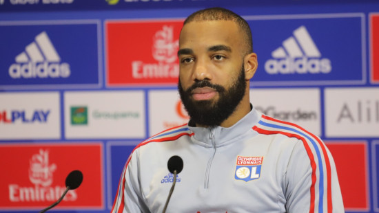 Alexandre Lacazette avant PSG-OL : "Je n’ai pas besoin de dimanche pour démontrer au football français que je suis présent" Alexandre Lacazette avant PSG-OL : "Je n’ai pas besoin de dimanche pour démontrer au football français que je suis présent"