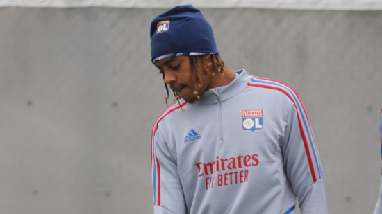 Bradley Barcola (OL), malade, est incertain pour Montpellier Bradley Barcola (OL), malade, est incertain pour Montpellier