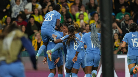 Coupe du Monde : Wendie Renard la miraculée sauve la France contre le Brésil (2-1) Coupe du Monde : Wendie Renard la miraculée sauve la France contre le Brésil (2-1)