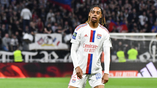 Bradley Barcola (OL) serait visé par le FC Barcelone