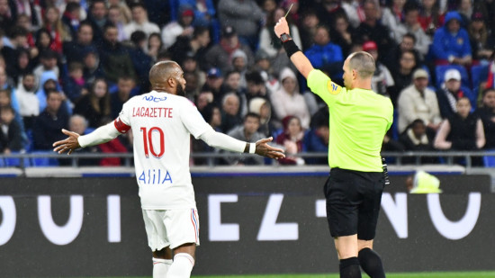 OL : deux matchs ferme et un avec sursis pour Alexandre Lacazette OL : deux matchs ferme et un avec sursis pour Alexandre Lacazette