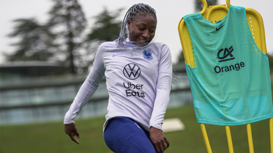 En difficulté avec les Bleues et l'OL féminin, Kadidiatou Diani soutenue par Hervé Renard En difficulté avec les Bleues et l'OL féminin, Kadidiatou Diani soutenue par Hervé Renard