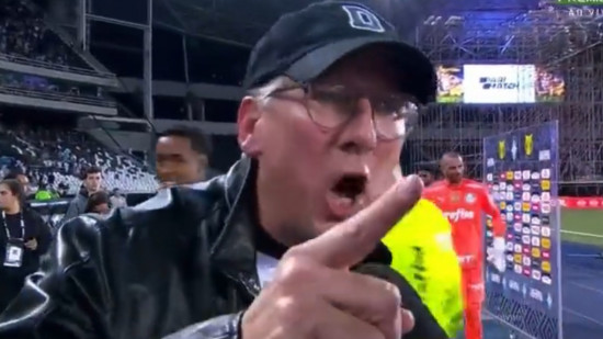 Au Brésil, la grosse colère de John Textor qui crie à la corruption de l'arbitrage