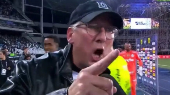 John Textor suspendu un mois au Brésil John Textor suspendu un mois au Brésil