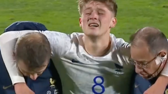 Johann Lepenant (OL) grièvement blessé avec les Espoirs Johann Lepenant (OL) grièvement blessé avec les Espoirs