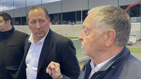 OL : un semblant de paix entre Jean-Michel Aulas et John Textor ? OL : un semblant de paix entre Jean-Michel Aulas et John Textor ?