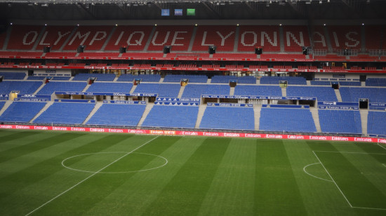 L'OL change encore sa pelouse L'OL change encore sa pelouse