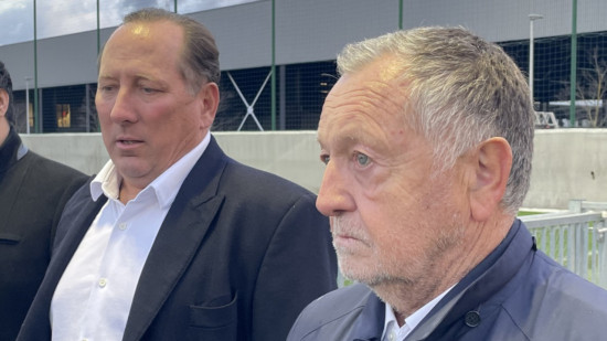OL : Jean-Michel Aulas va être décoré par Emmanuel Macron, John Textor invité à la cérémonie OL : Jean-Michel Aulas va être décoré par Emmanuel Macron, John Textor invité à la cérémonie