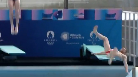 Nouvelle coqueluche, le plongeur Alexis Jandard donnera le coup d'envoi d'OL Brest Nouvelle coqueluche, le plongeur Alexis Jandard donnera le coup d'envoi d'OL Brest