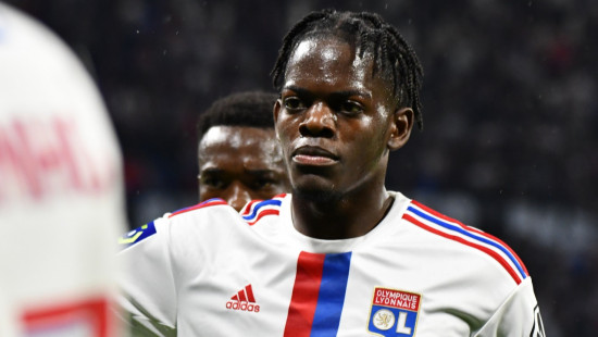 Castello Lukeba (ex-OL) suivi par Manchester United et Chelsea