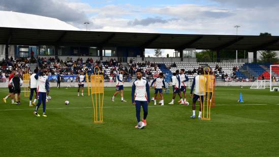 Retour à l’entraînement pour l’OL, devant ses supporters Retour à l’entraînement pour l’OL, devant ses supporters
