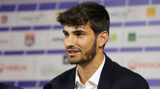 Martin Terrier officiellement à Leverkusen : 1,5 million d’euros pour l’OL ? Martin Terrier officiellement à Leverkusen : 1,5 million d’euros pour l’OL ?