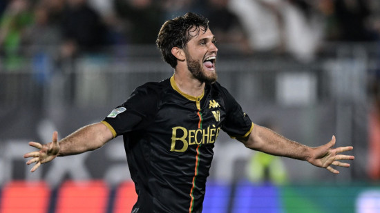 OL : Tanner Tessmann (Venise) priorité du club au milieu de terrain