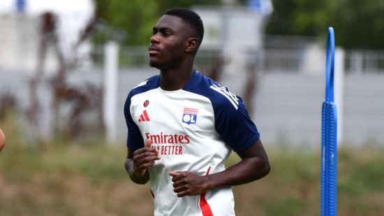 Après sa bourde contre Rennes, Moussa Niakhaté (OL) veut "rectifier le tir le plus rapidement possible"