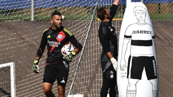 Lucas Perri, sa situation à l'OL... Anthony Lopes "ne comprend rien à tout ça" Lucas Perri, sa situation à l'OL... Anthony Lopes "ne comprend rien à tout ça"