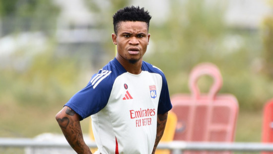 Gift Orban (OL) s'excuse pour avoir félicité un buteur auxerrois