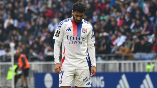 Saïd Benrahma (OL) sorti par Pierre Sage pour une "petite alerte musculaire" Saïd Benrahma (OL) sorti par Pierre Sage pour une "petite alerte musculaire"