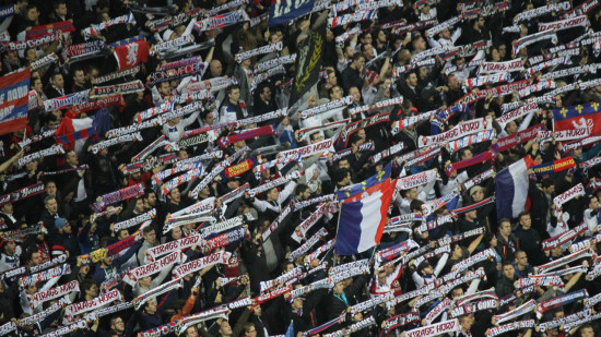 Pierre Sage "dégagé comme un malpropre" : les supporters de l'OL lui apportent leur soutien Pierre Sage "dégagé comme un malpropre" : les supporters de l'OL lui apportent leur soutien