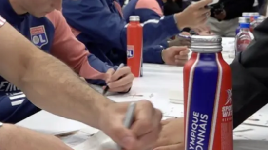 Trois joueurs de l’OL en séance de dédicaces ce mercredi Trois joueurs de l’OL en séance de dédicaces ce mercredi