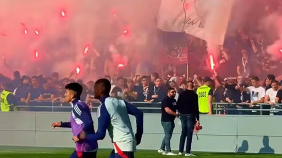 Avant ASSE–OL, les supporters lyonnais répondent présents à l'entraînement