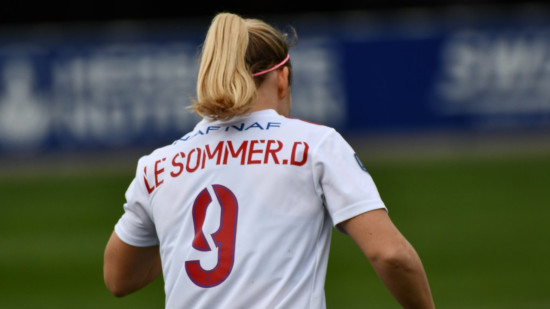 "Elle pue le football" : Wendie Renard rend hommage à Eugénie Le Sommer pour son dernier match à l'OL féminin "Elle pue le football" : Wendie Renard rend hommage à Eugénie Le Sommer pour son dernier match à l'OL féminin