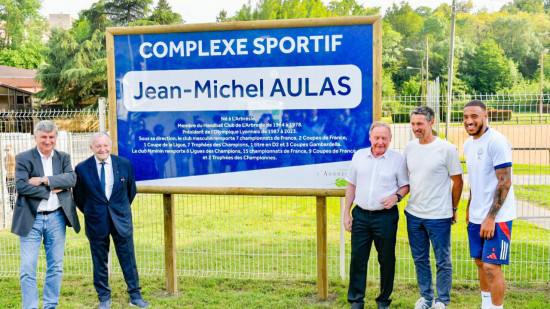 Un complexe sportif Jean-Michel Aulas inauguré près de Lyon Un complexe sportif Jean-Michel Aulas inauguré près de Lyon