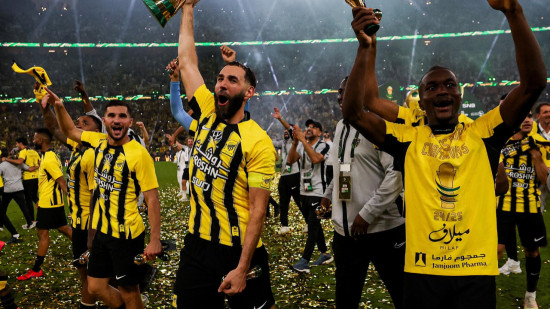 Karim Benzema, Houssem Aouar et Laurent Blanc (ex-OL) s'offrent le doublé en Arabie saoudite avec Al-Ittihad Karim Benzema, Houssem Aouar et Laurent Blanc (ex-OL) s'offrent le doublé en Arabie saoudite avec Al-Ittihad