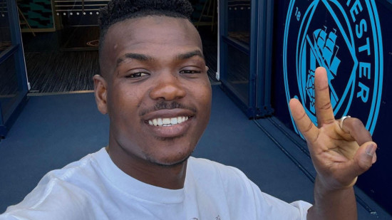 Deal entre l'OL et Manchester City : un jeune défenseur central finalement prêté à Lyon ? Deal entre l'OL et Manchester City : un jeune défenseur central finalement prêté à Lyon ?