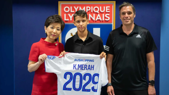 La pépite de l’OL, Khalis Merah, prolonge jusqu'en 2029 La pépite de l’OL, Khalis Merah, prolonge jusqu'en 2029