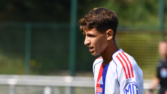 OL : de passage à Lyon, Karim Benzema fait un cadeau à Khalis Merah OL : de passage à Lyon, Karim Benzema fait un cadeau à Khalis Merah