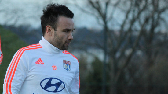 Mathieu Valbuena "ne regrette pas" ses deux années passées à Lyon : "Ce serait faire injure à l'OL" Mathieu Valbuena "ne regrette pas" ses deux années passées à Lyon : "Ce serait faire injure à l'OL"