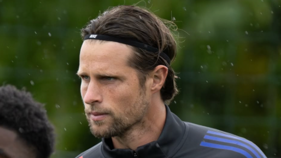 Hans Hateboer fait ses débuts à l’entraînement avec l’OL Hans Hateboer fait ses débuts à l’entraînement avec l’OL