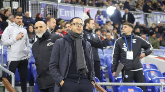 "J’ai eu tort, je m’excuse" : Liam Rosenior ne doute plus du carton rouge après la blessure de Malick Fofana (OL)