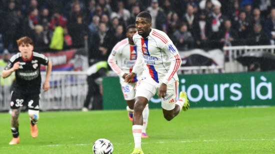 Deux défenseurs lyonnais en mission africaine : le programme de Clinton Mata et Moussa Niakhaté pour la CAN Deux défenseurs lyonnais en mission africaine : le programme de Clinton Mata et Moussa Niakhaté pour la CAN